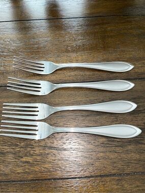 Cambridge Flatware 4 Dinner Forks: Cambridge Stainless Steel +- 22
